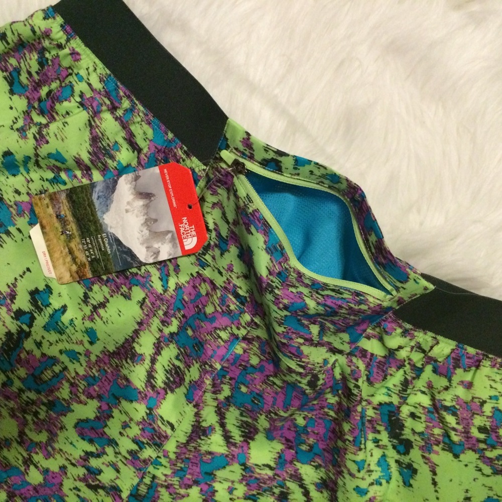 The North Face Altertude Short NWT Size XL Paint Splatter Print Zip Pocket - Picture 5 of 10
